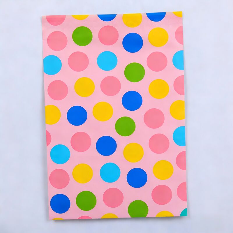 Flexible yet strong design adapts to different product shapes while preventing damage in transit