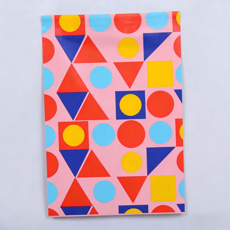 Flexible yet strong design adapts to different product shapes while preventing damage in transit