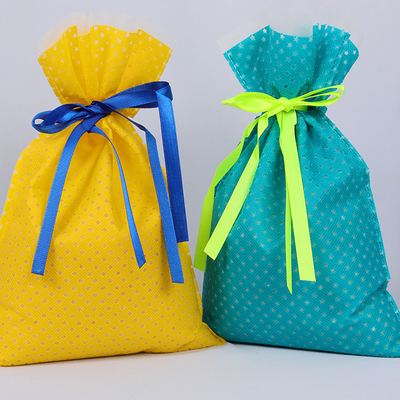 Waterproof Non-Woven Drawstring Gift Bags 34x42cm Customizable
