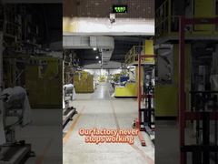 sacos polis do encarregado do envio da correspondência