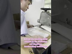 Een zak met honingraatpapier